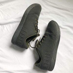 NoBull trainers women’s size 7.5 in olive green